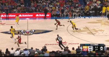 NBA赛场之附加赛第一场：湖人60:50领先鹈鹕！
  锡安上半场20分，除了面