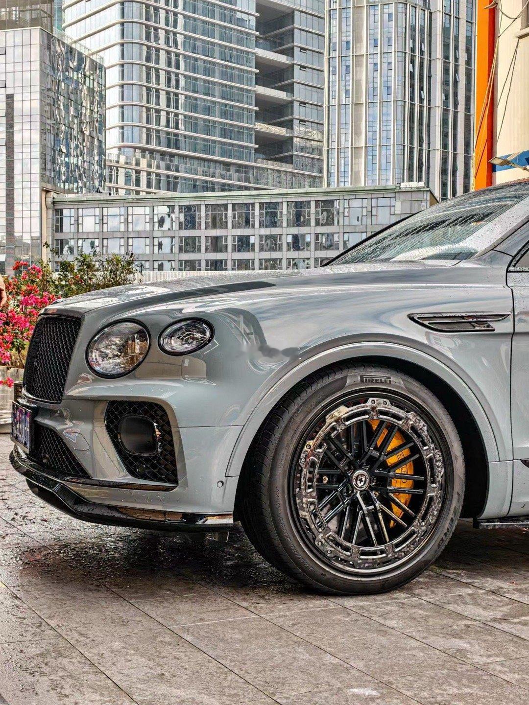 宾利添越 完工案例TLFW FORGED 22寸碳纤维装饰板优雅老钱风意大利🇮