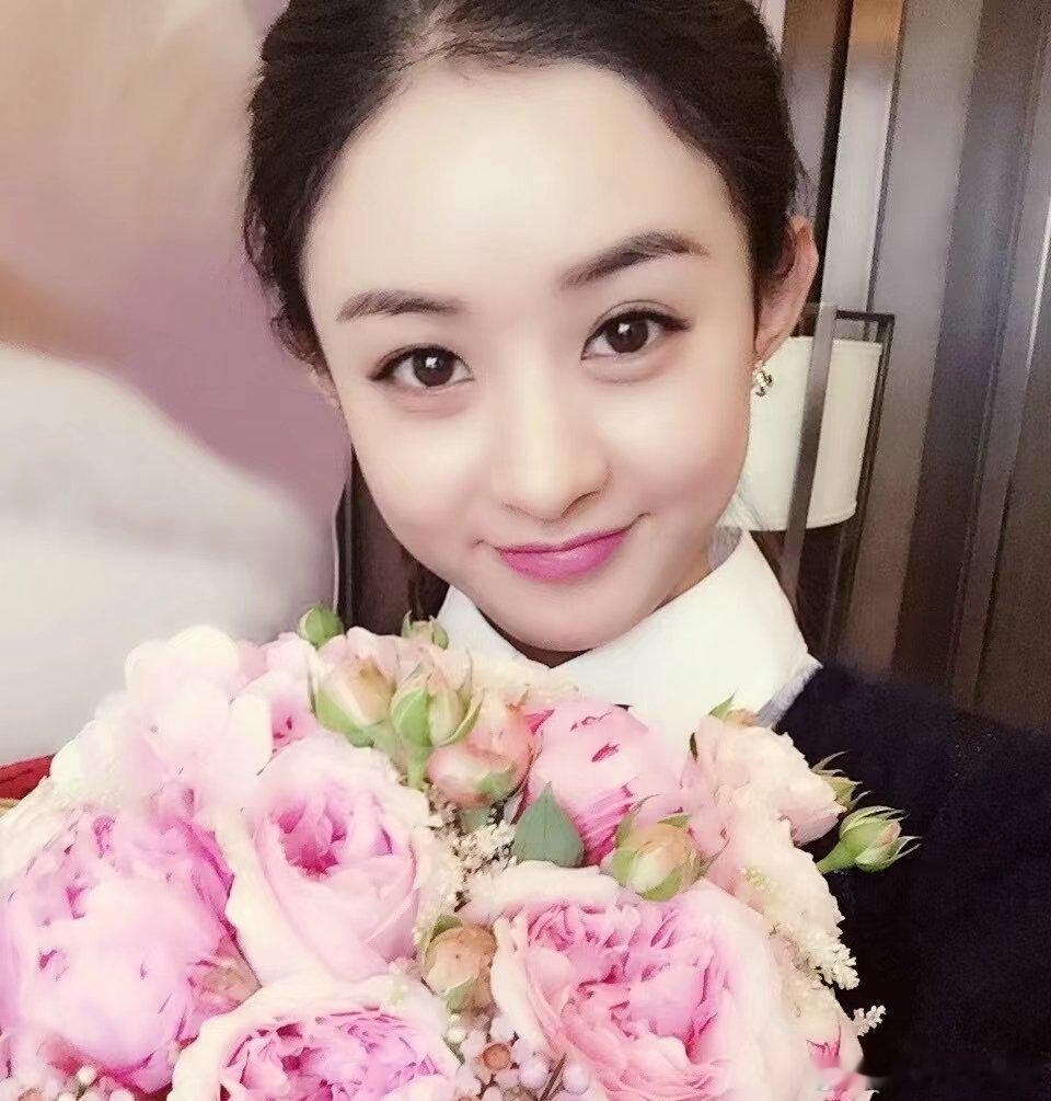 一些你没看到过的赵丽颖，感觉她演《花千骨》的时候是真的好嫩啊 ​​​