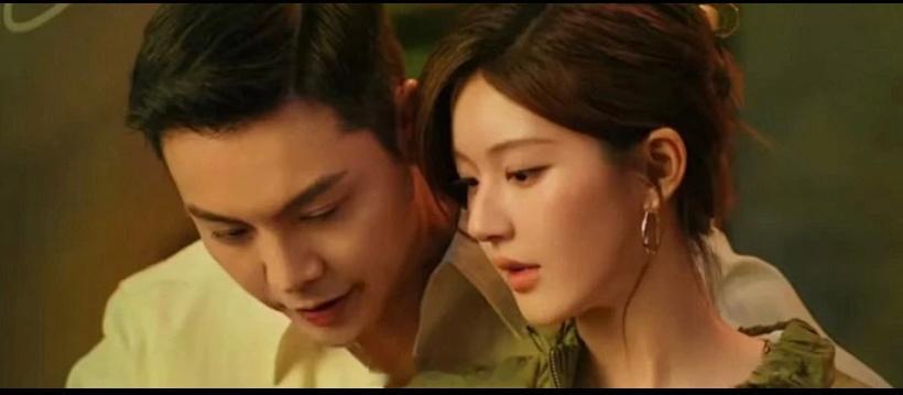 《许我耀眼》为了塑造好这个复杂的角色，赵露思付出了不少努力。她不仅深入研究角色的