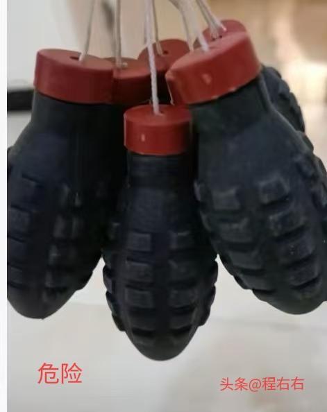 出大事了！出大事了！
我们这一个11岁的小孩，
昨天晚上因玩烟雾手雷icon，