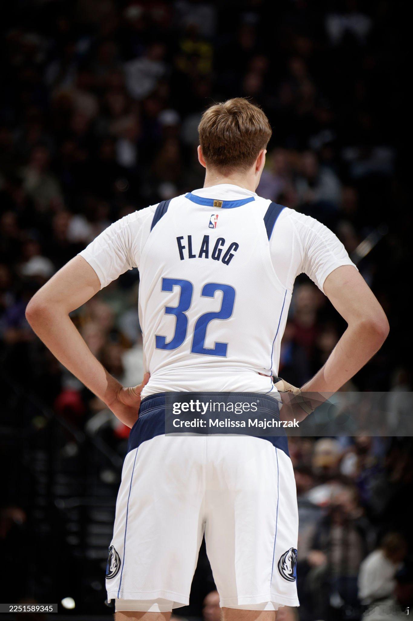 MFFL 弗拉格接受采访。“感觉很复杂。我更看重比赛结果，我们没能赢下比赛。在这