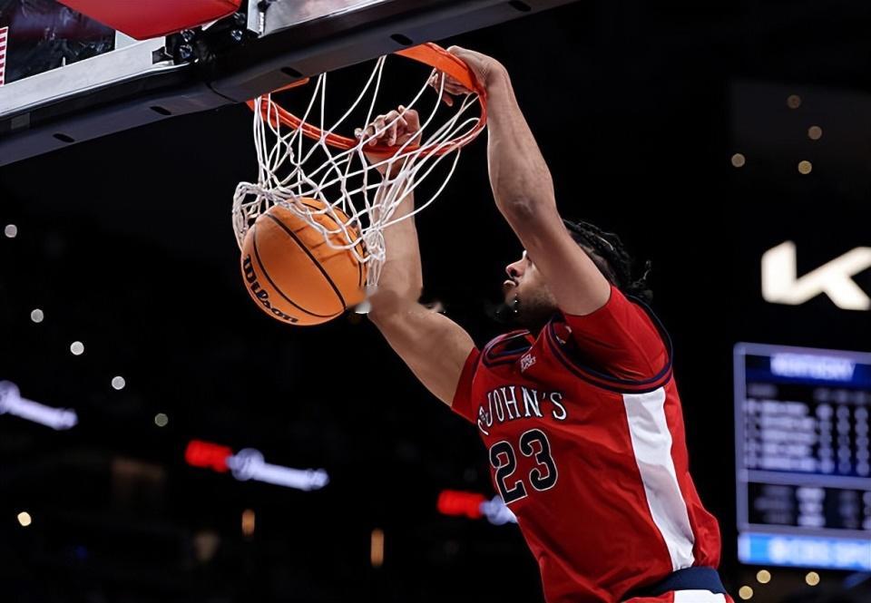 根据Arizona Sports 98.7记者John Gambadoro的消息