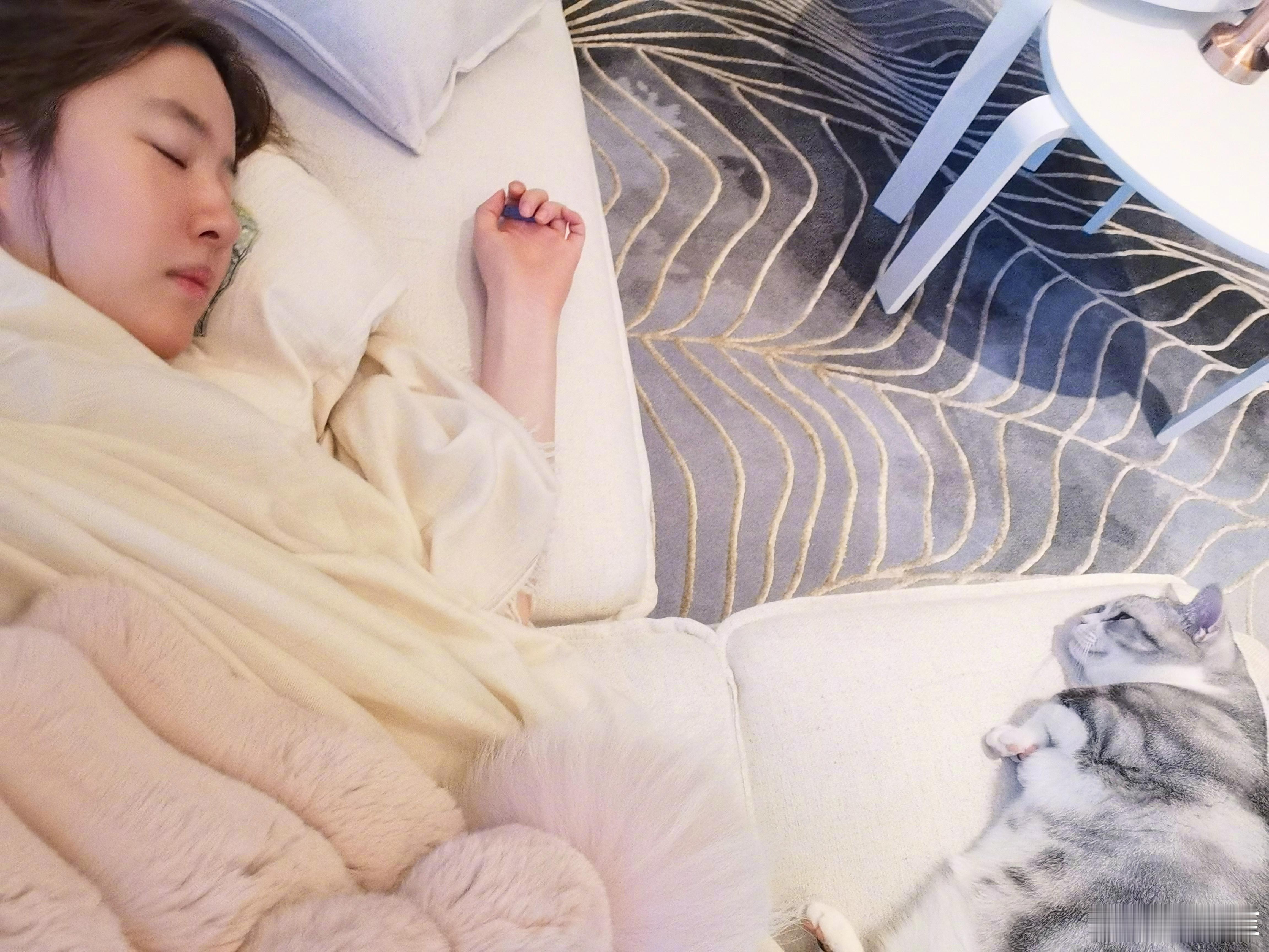 回归本质，对同担的态度是求同存异。合得来就玩耍，合不来就不搭理，心情也不会大起大