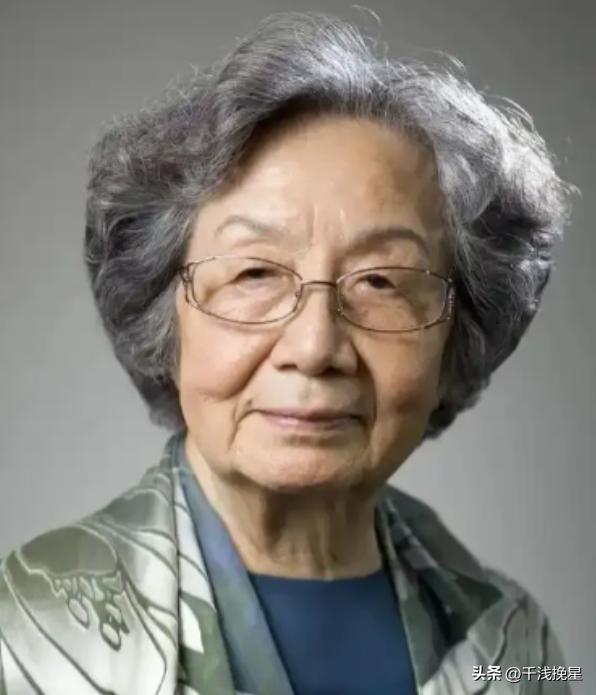 [微风]很多人不知道，叶嘉莹去世那年100岁，95岁的时候把积蓄3568万元，捐