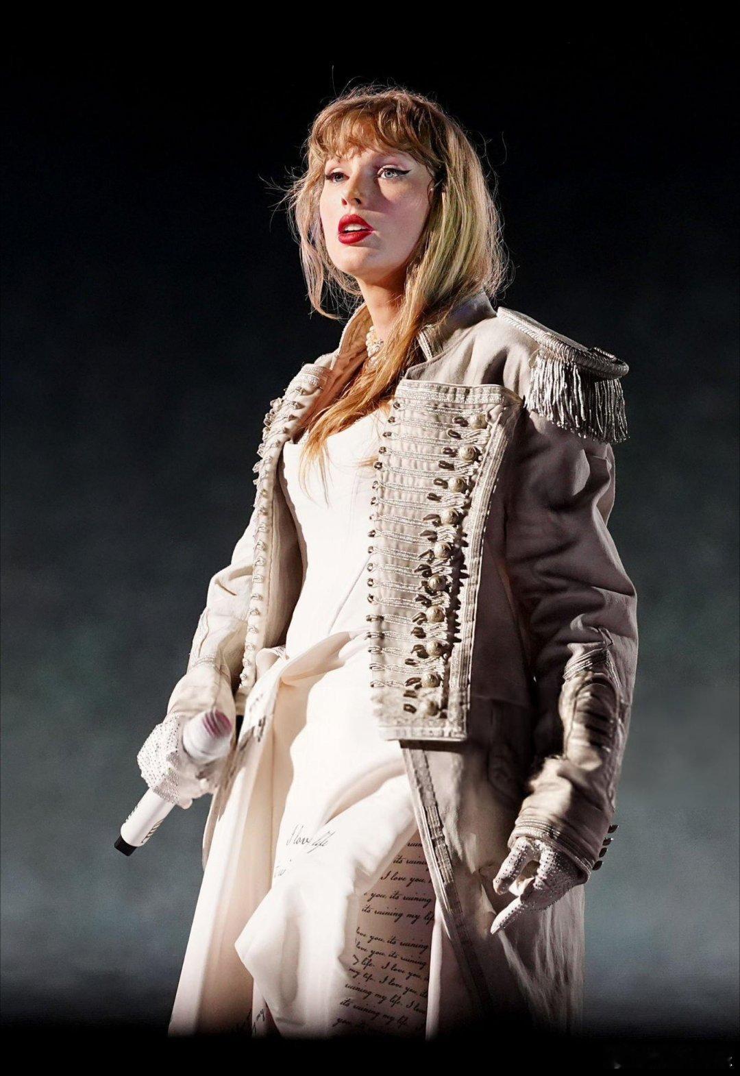 泰勒·斯威夫特(Taylor Swift) 在Billboard 200年终排行