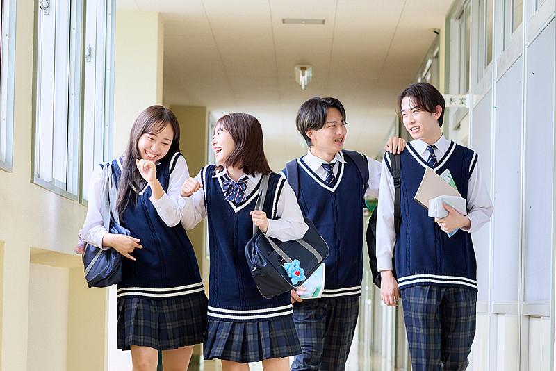 昨天跟邻居聊天才知道，他女儿月考数学成绩跟年龄差不多，语文和数学加起起来跟鞋码差