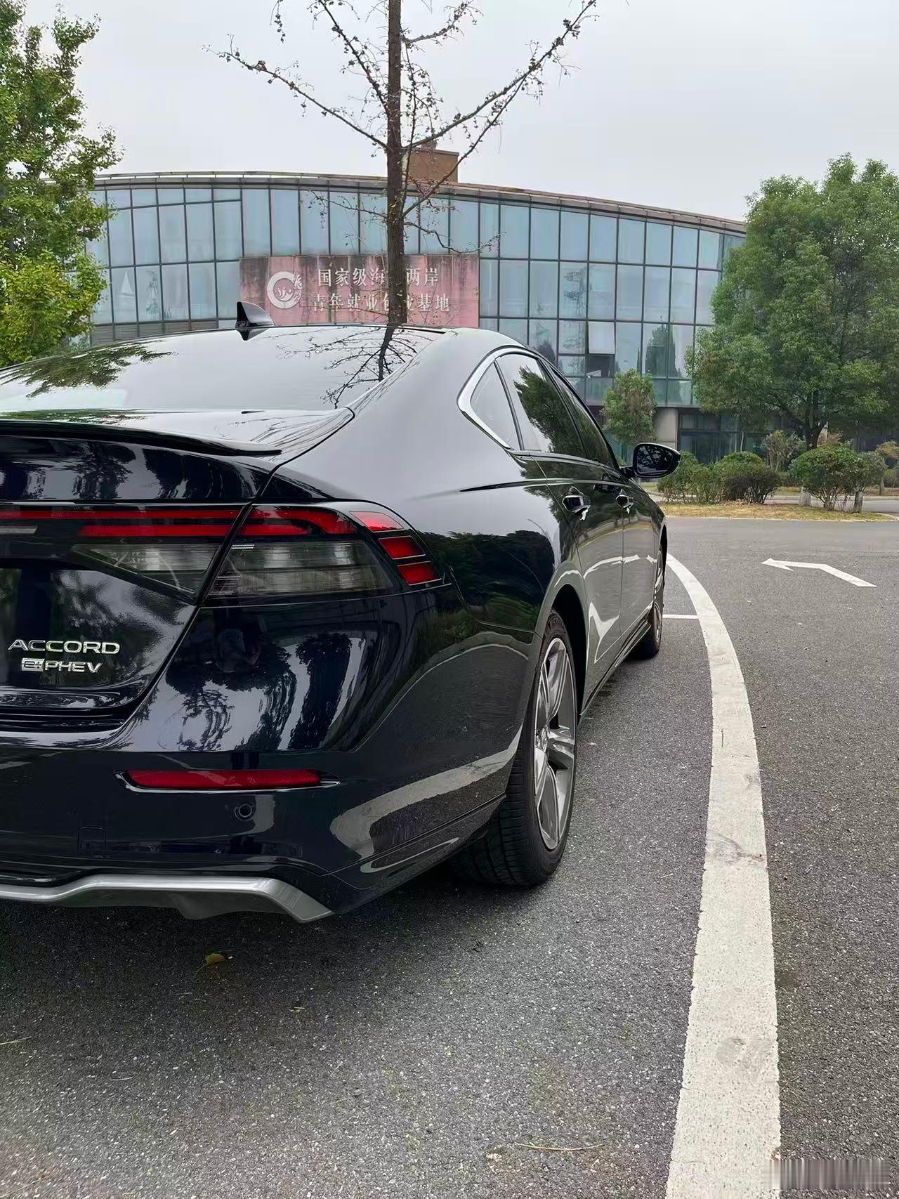 本田雅阁 插混版，馈电状态下，省着开，甚至能做到3字头的油耗？！！是仪表太快乐还