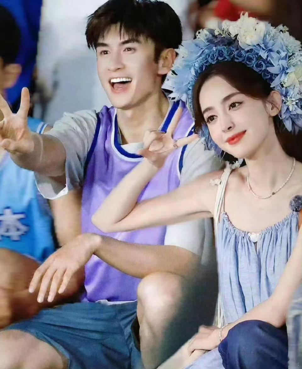 娜扎疑似与张云龙已分手还是静静等待～如果是真的那就祝福啦！别造谣了人家俩还在一起