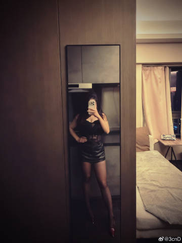 就算我踩你 你也该为我的红色高跟鞋买单