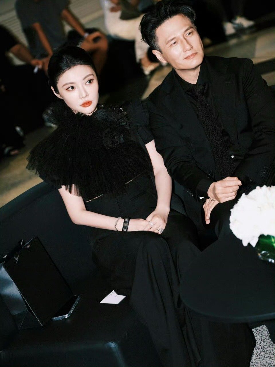 咱就是说徐冬冬尹子维你们两个要不要这么恩爱啊！真的是绝了啊！这简直就是模范情侣啊