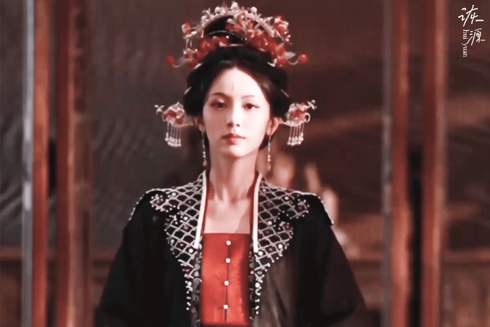 周也 《一瓯春》谢清圆 / 动图▷清冷细眉·倔强擦泪💧💧💧清冷披发黑长直·