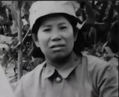 1939年，被捕入狱的女战士在给鬼子洗衣服时，发现了丈夫的衣服，她瞬间明白原来自
