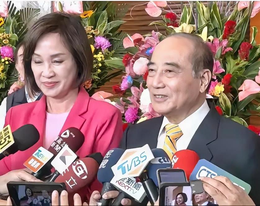 哎！台湾这些政客真是够够的了

今天(12月21日)，那位中国国民党籍的台湾立法