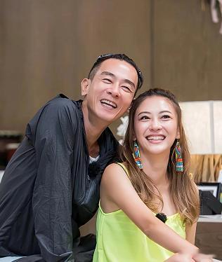娶对了人，可以旺三代吗？真是可以的！ 这从我喜欢的一对香港艺人就可以看出来：陈小