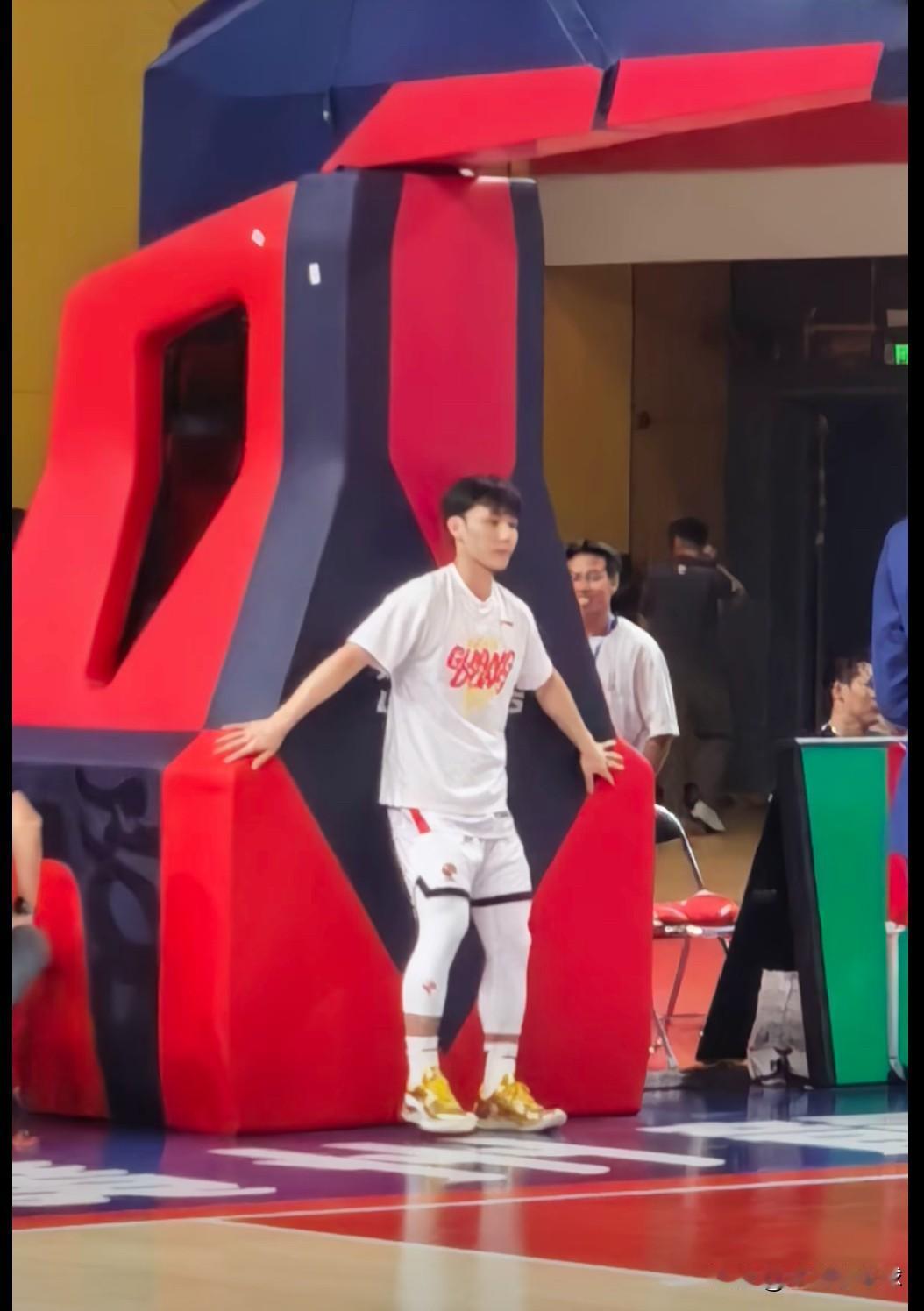 广东男篮下赛季最大变动原因暴露！
广东男篮本赛季堪堪完成预期成绩，经历一个赛季的