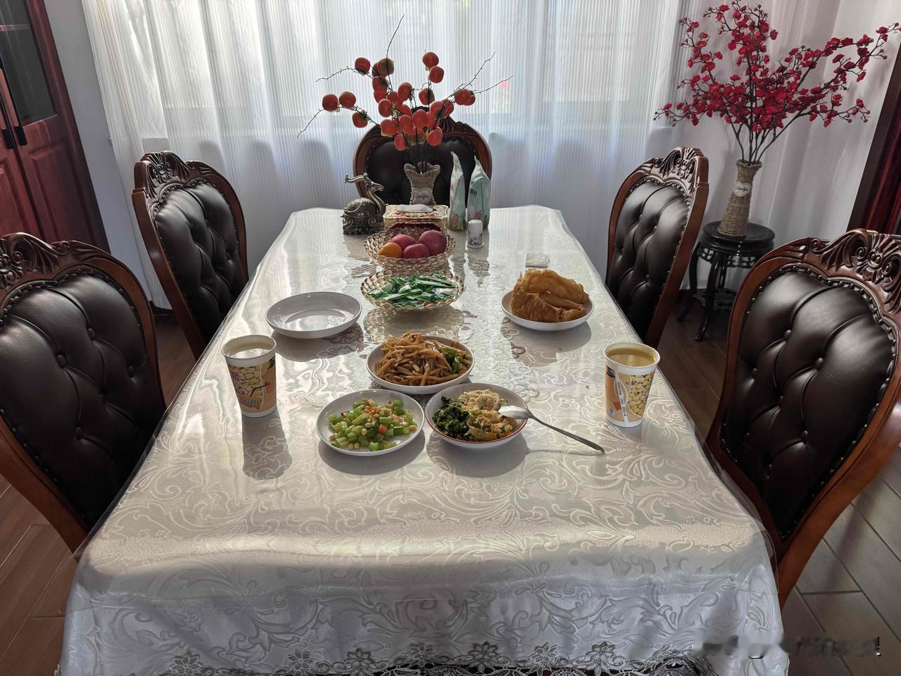 今天温度17~31度。突飞猛进的生活。
整天注定中午火辣辣。
但是早晨非常凉爽。