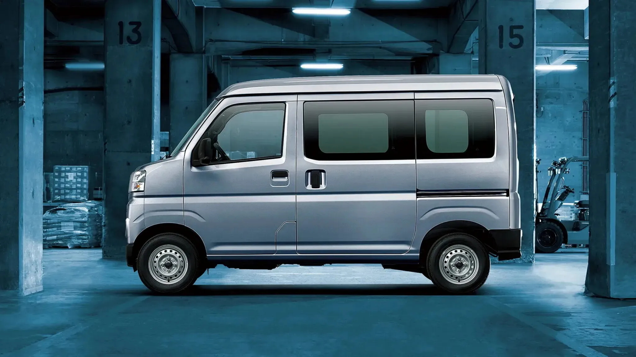 斯巴鲁  斯巴鲁Sambar Van是大发Hijet Cargo OEM贴牌车型