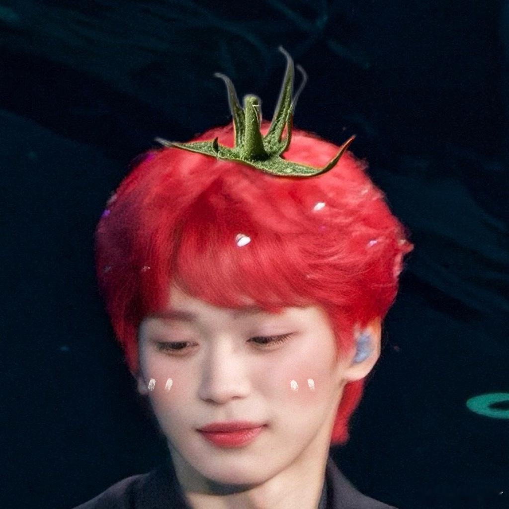 梓渝极速小鱼   “神明赋予万物至生命，你赋予我深情而浪漫的爱意”