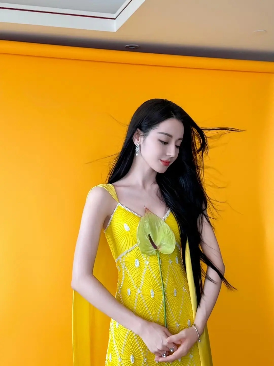 迪丽热巴精修vs 生图，看的出来区别吗[思考] ​​​