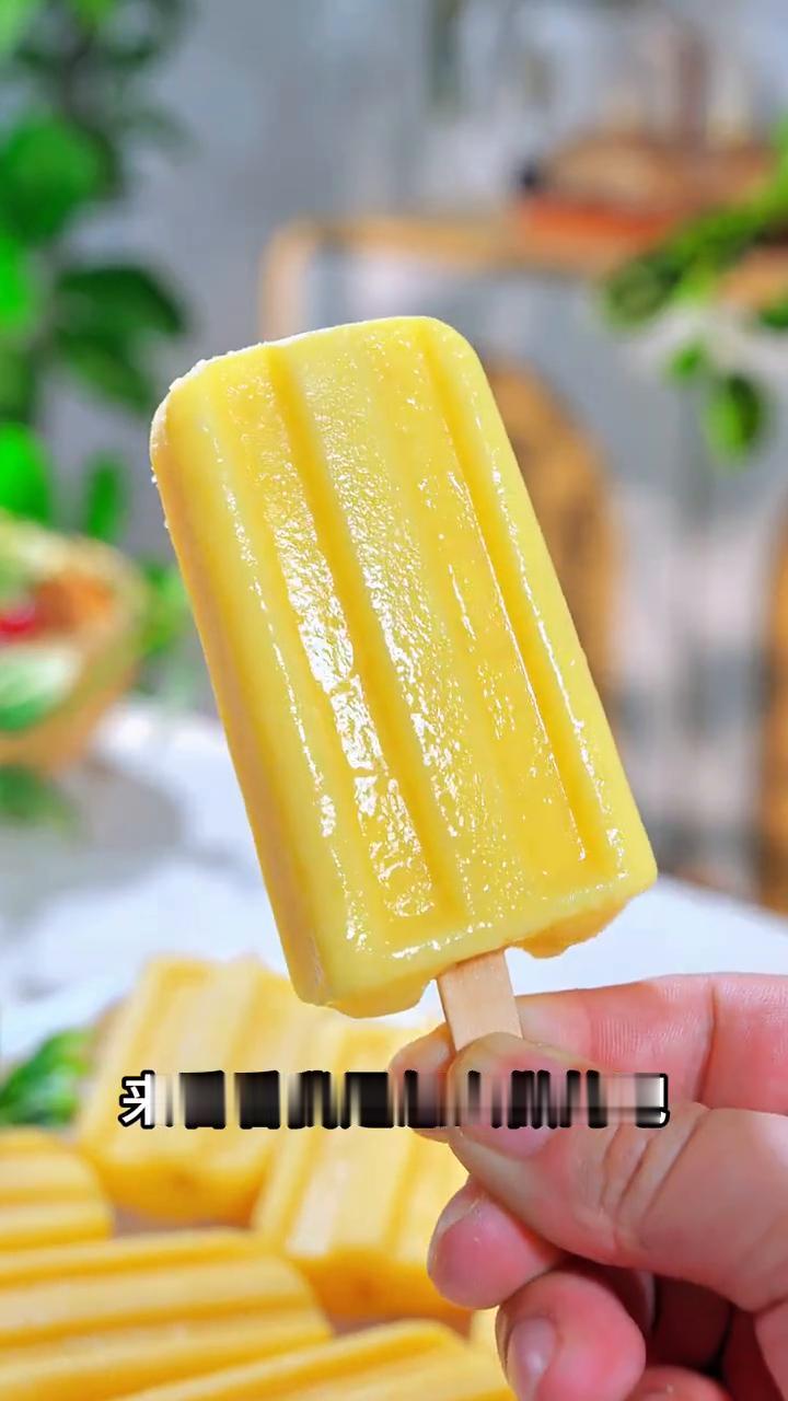 家人们注意看，马上就要夏天了，小朋友想吃雪糕，别再给他买超长保质期的了，我教你在
