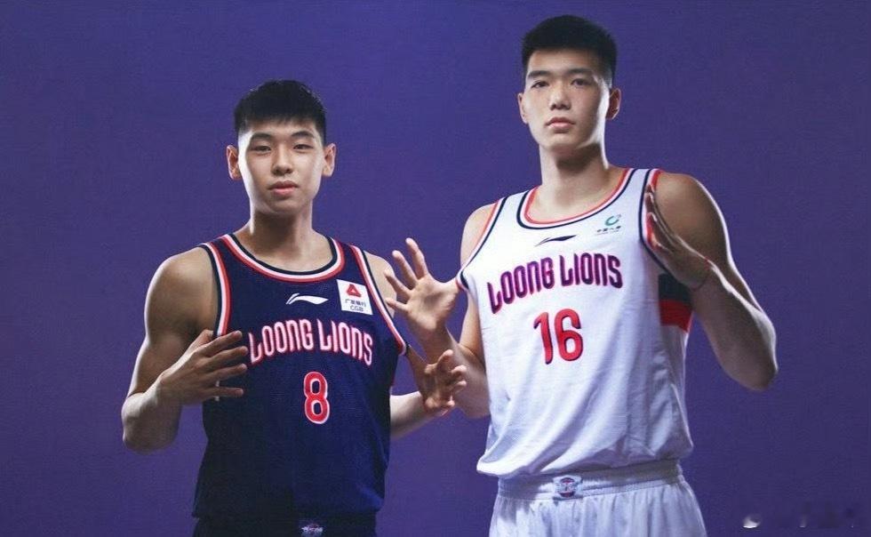 徐杰+胡明轩+崔永熙+焦泊乔+萨林杰广东补充了自己最需要的前场运动能力和篮下终结