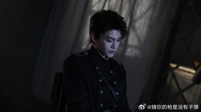 丁禹兮眼底的清醒从未妥协丁禹兮阴湿男鬼来了多重情绪无缝切换，丁禹兮将张海虾层次感