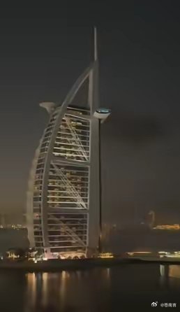迪拜帆船酒店在袭击中起火【迪拜标志性建筑帆船酒店（Burj Al Arab）遭伊