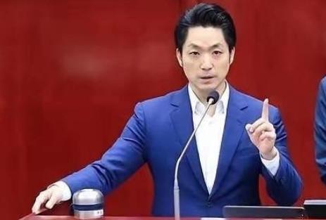 台北市长蒋万安曾撂了句狠话！他表示，如果大陆军机继续在台海绕飞演习，他就要停掉创