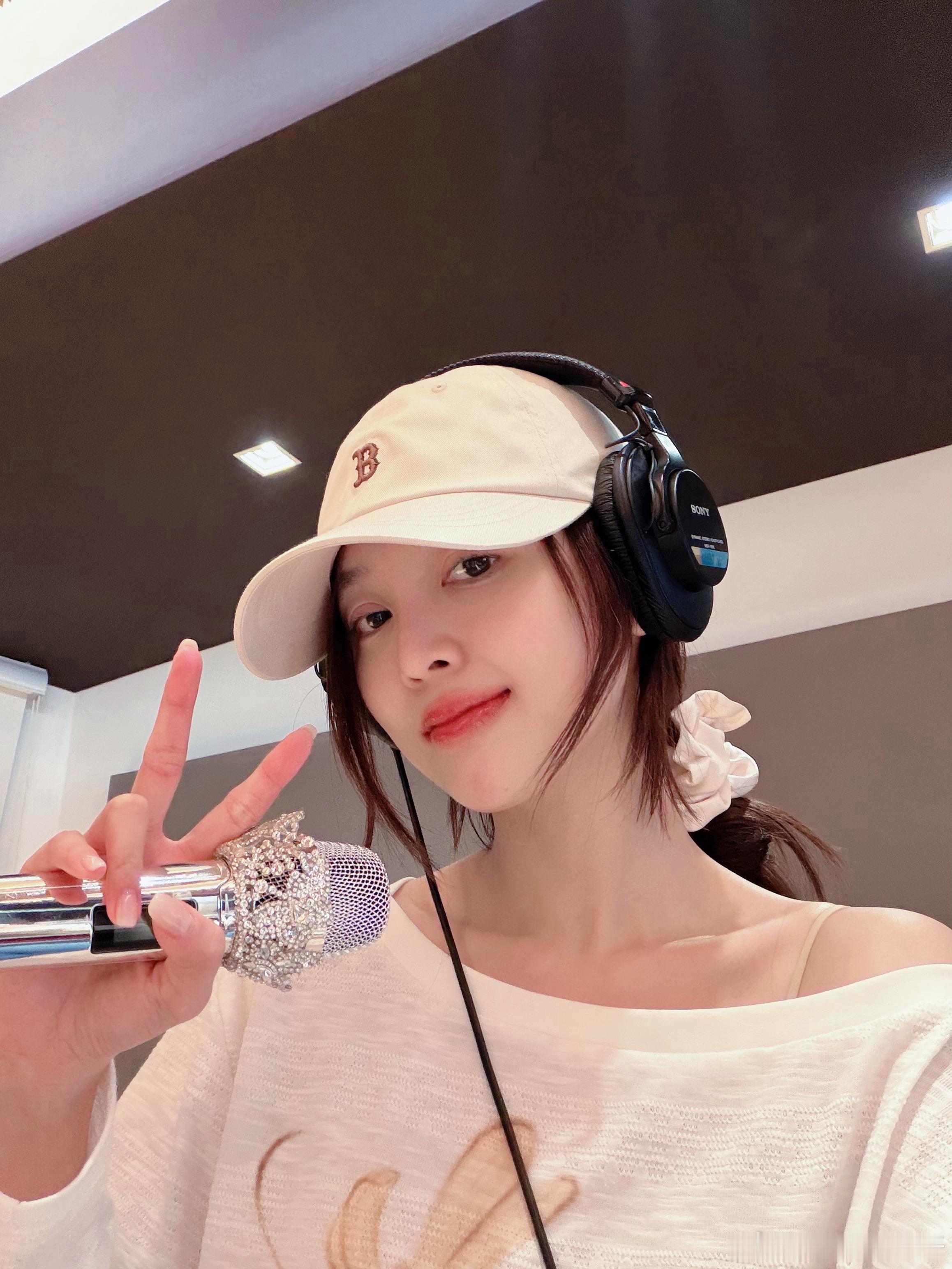 吴宣仪wxy吴宣仪 她的海wxy吴宣仪爱上另一个我“愿所有美好，都如“七”而至”