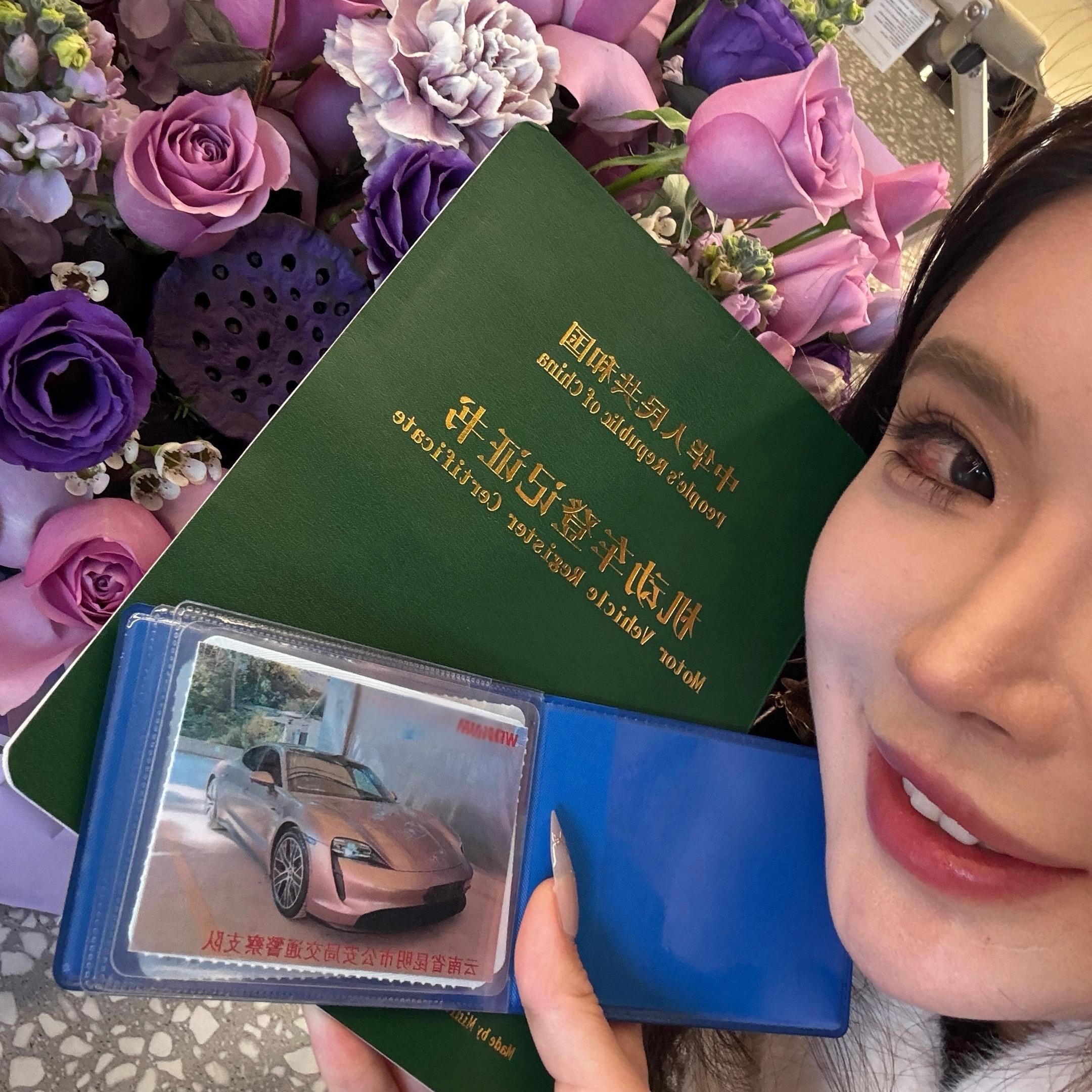 美丽的德国妻子和暴躁的英国女孩儿都得到了