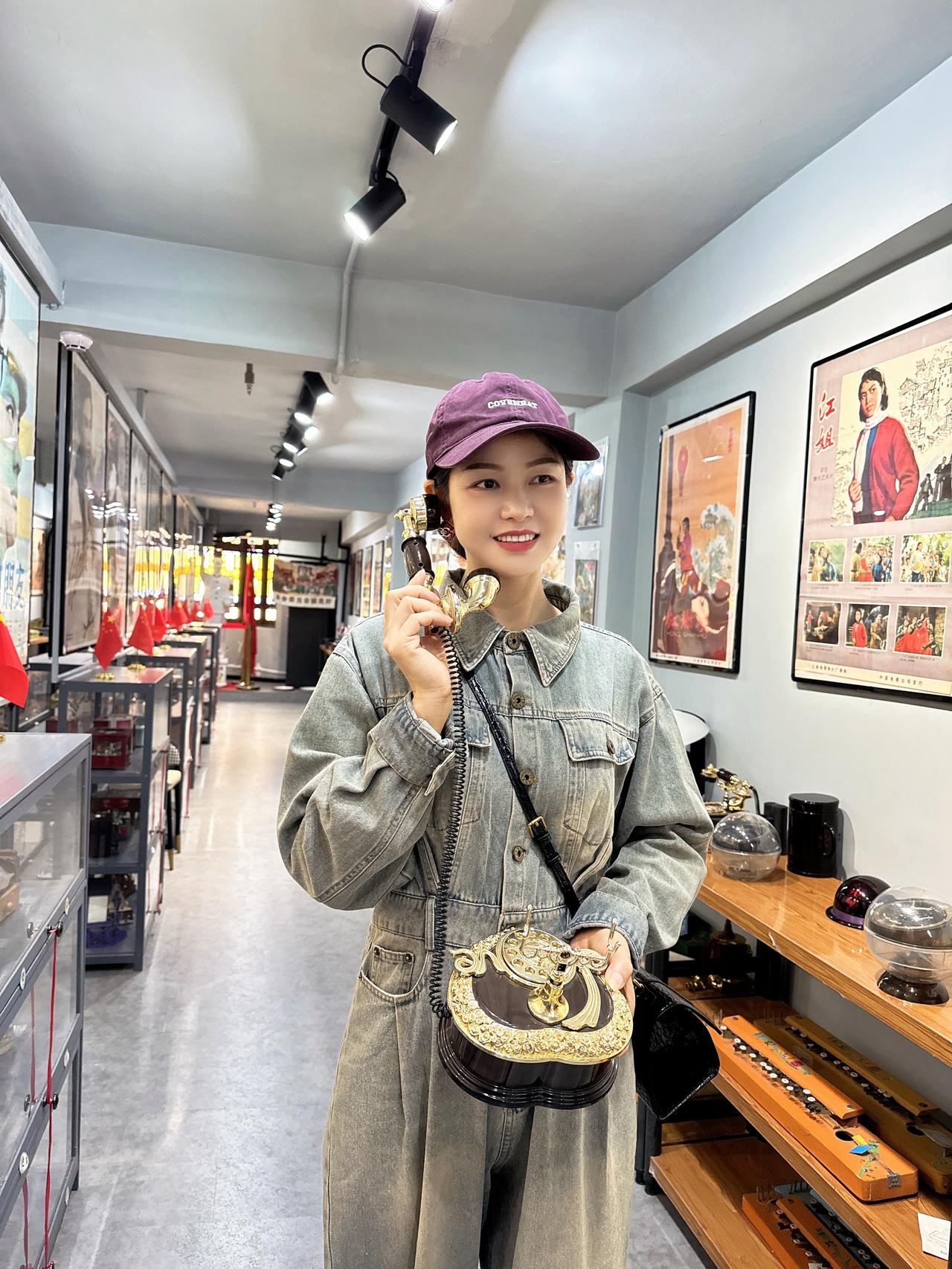 简单的日子里，有说不完的故事，故事里都有彼此在乎和关心的人，惟愿爱的人平安喜乐，