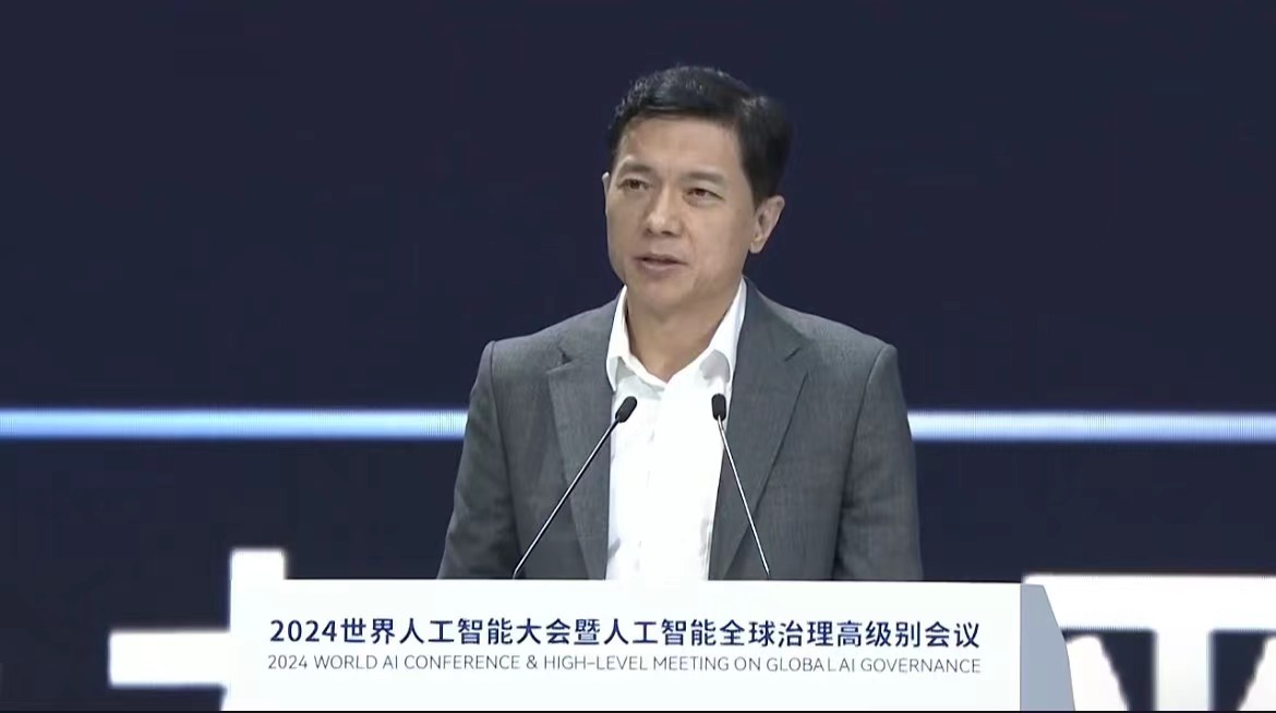 【李彦宏：“百模大战”是资源浪费，商业化的闭源模型才是最能打的】百度创始人李彦宏