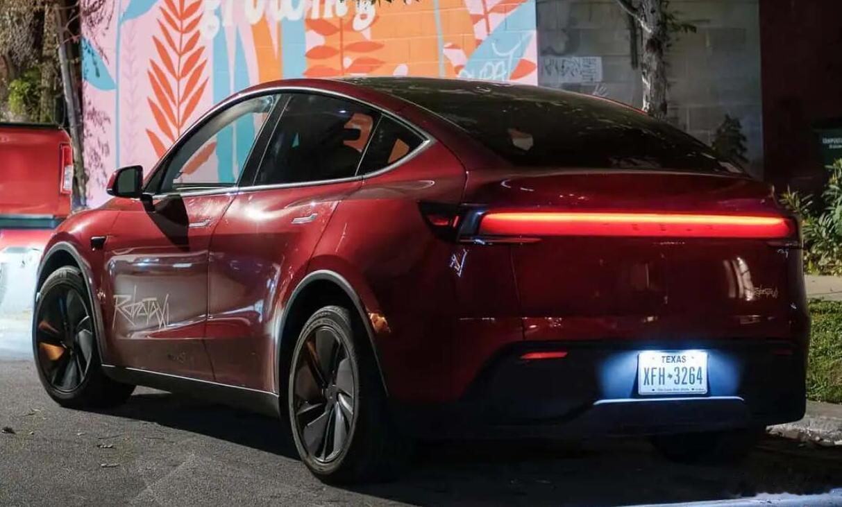 马斯克说，最早2月份FSD就会在华获批，我觉得大家还是听听就好了，以特斯拉的进度