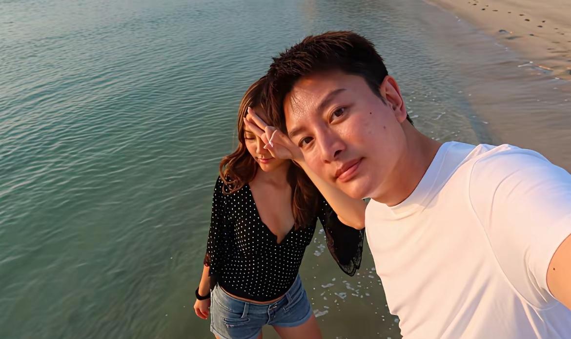 女大避父，甜馨这么穿不合适吧