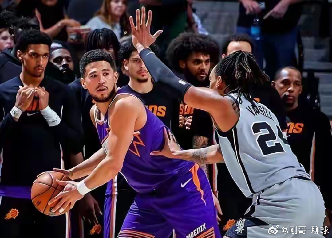 文班亚马34+12献1.1秒准绝杀！马刺101-100逆转太阳豪取4连胜太阳vs