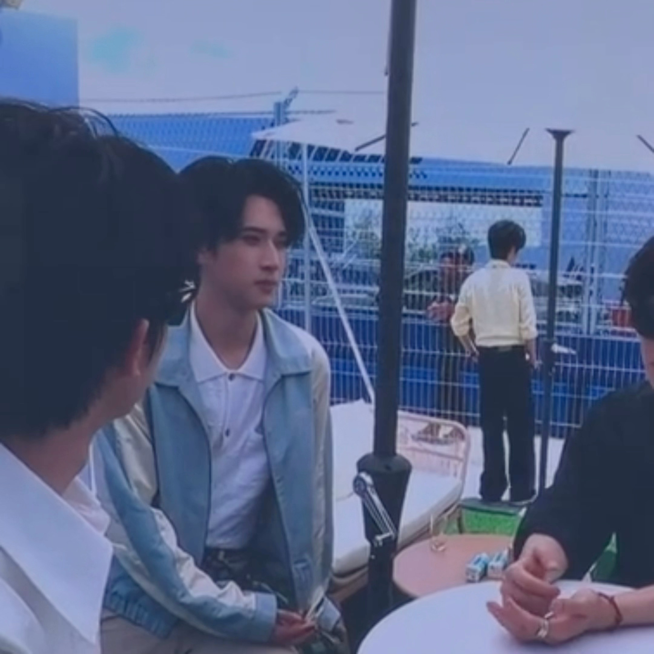 严西西🥺和他背后的男人贺哥😎 