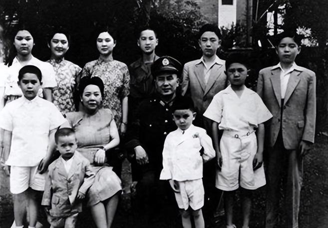 1930年10月，白崇禧的副官许辉看长官寂寞，把未婚妻王氏送来伺候白崇禧。没想到