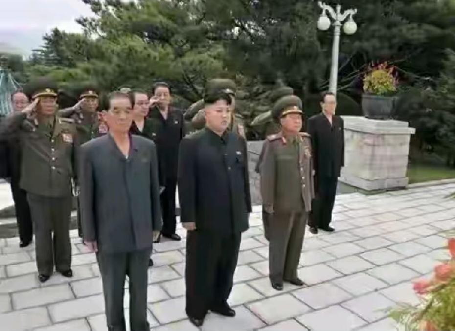 抗美援朝战事已经过去七十多年，在朝鲜桧仓志愿军烈士陵园里，毛岸英烈士的墓地始终享