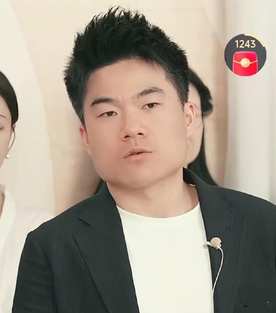 “水至清则无鱼，人至察则无睹”，用显微镜看任何一个人，他都充满毛病。      