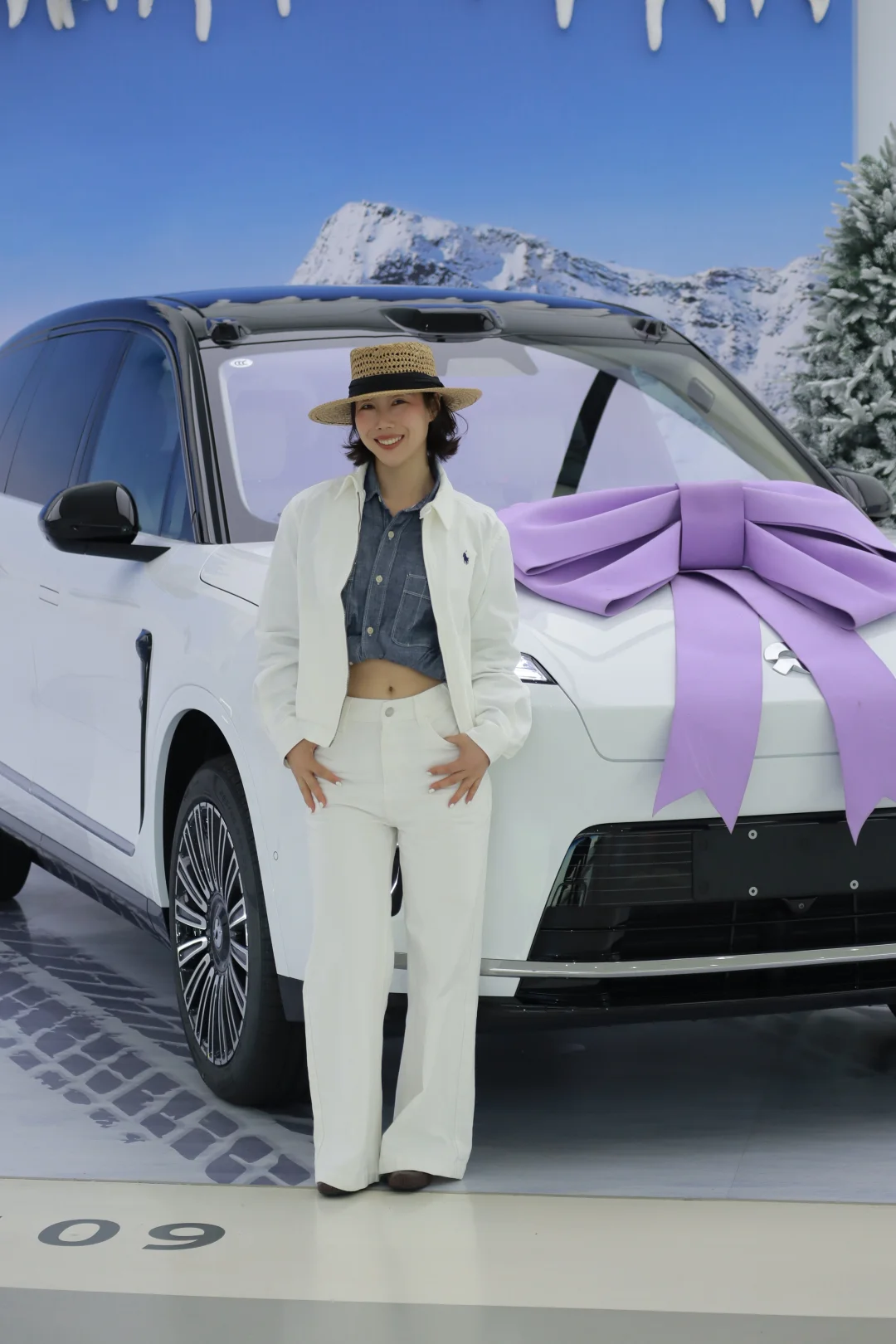 恭喜这位女士，成为蔚来es8车主🥳