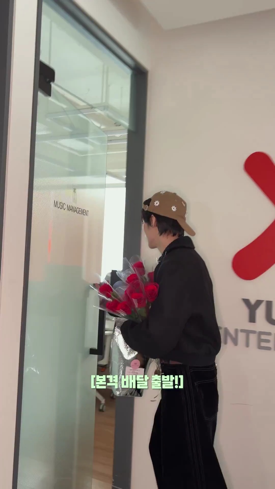 女神节给所属社加班中的女职员们送去了鲜花和马卡龙的爱豆（feat. TEMPES