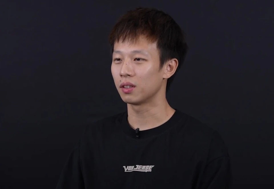 林高远推荐北京的涮羊肉烤鸭和长城。我觉得北京应该最出名的涮羊肉，或者烤鸭也是，我