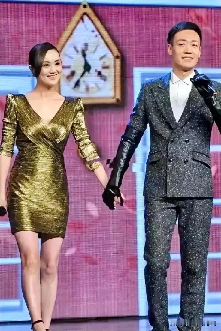 辛柏青，朱媛媛，年龄相仿，又是大学同学，俩人婚后生活太有趣了，我敢说，这是娱乐圈