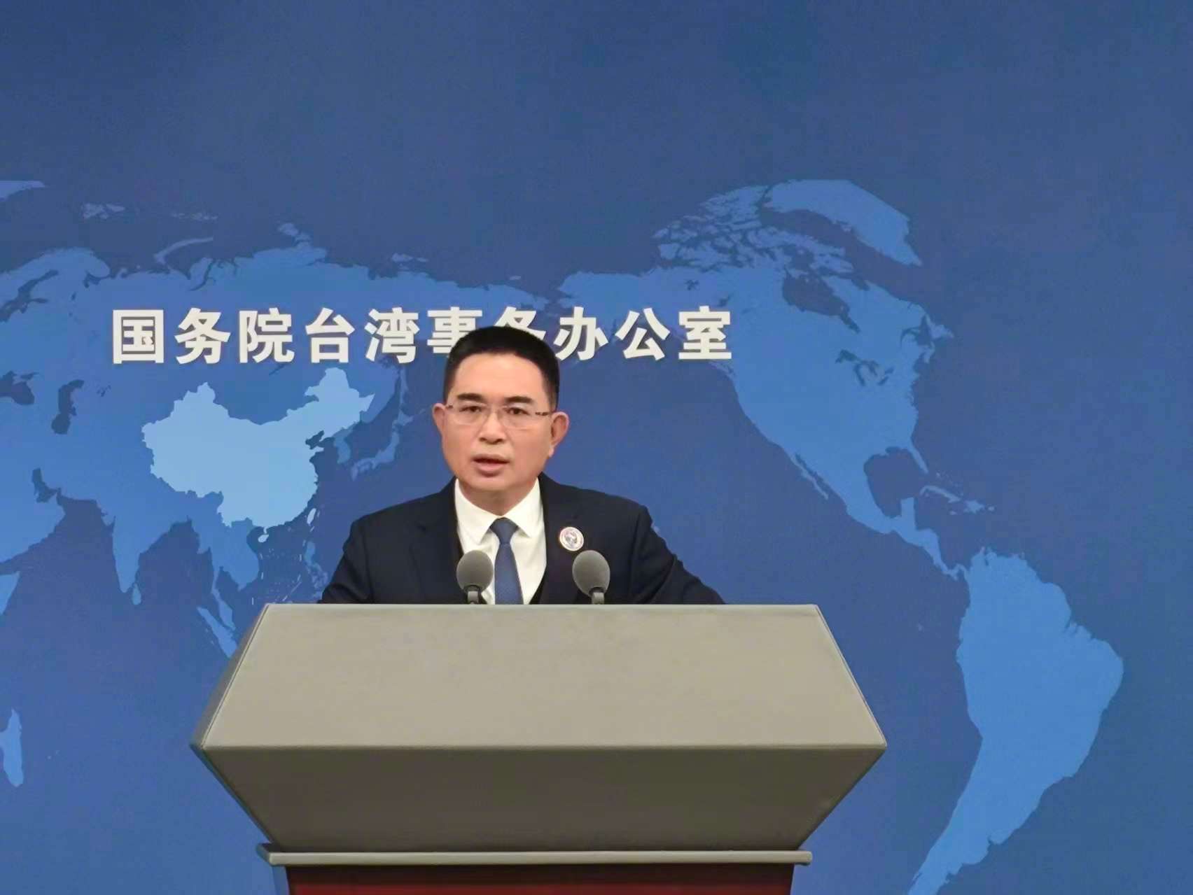 【#国台办强调两会对话协商停摆根本原因#】 5月27日上午，在国台办举行的例行新