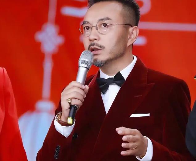 汪涵这次算是彻底栽了。
 
就在昨天凌晨他发表了一则道歉声明，表示自己未对项目背