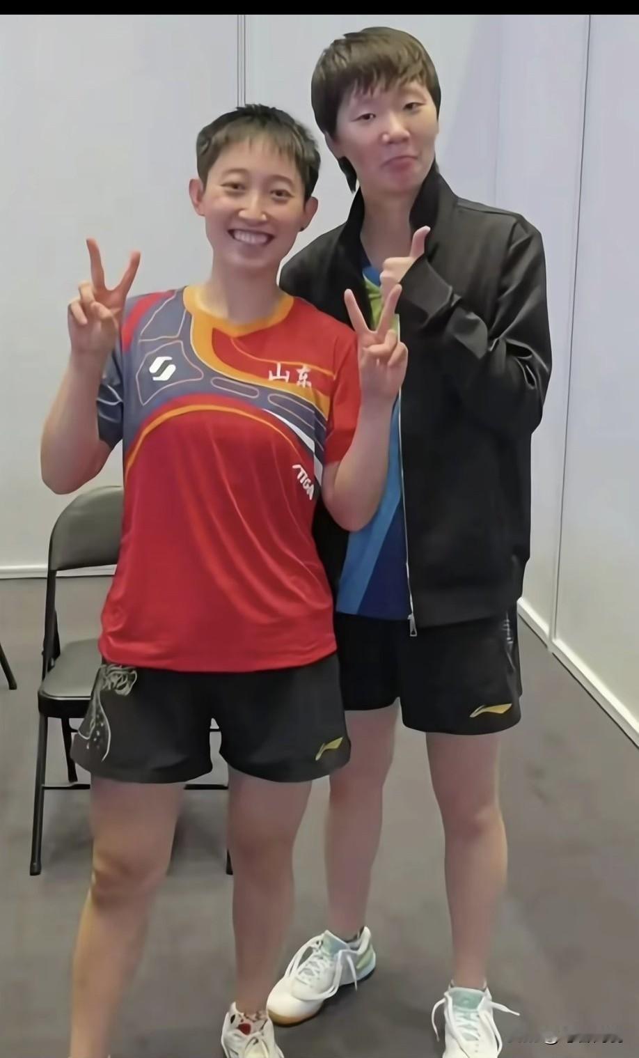 曼昱:有点东西哈，琦琦姐[灵光一闪]
小范今天整挺好，差点儿掀桌送走鱼妹妹[偷笑