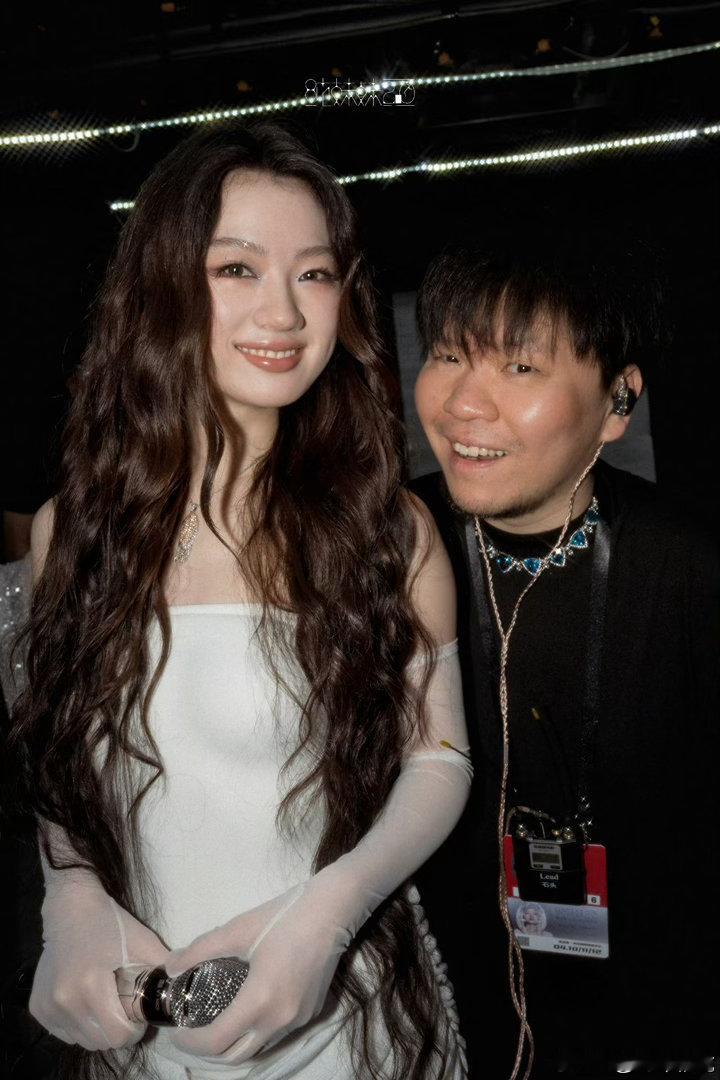 单依纯演唱会解读单依纯演唱会在说什么 二巡的每一站她都在变好，不是唱功的飞跃，是