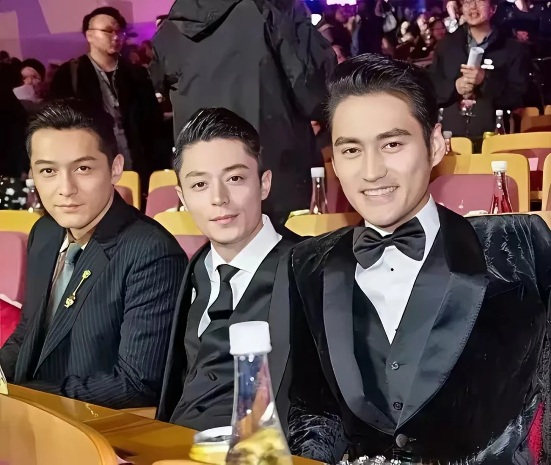 胡歌、霍建华、袁弘同框。娱乐圈