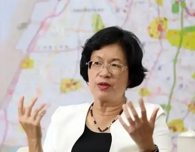 蓝营现任县长王惠美4次不出席魏平政造势站台，却主动站台赖清德卓荣泰，之后更是公然